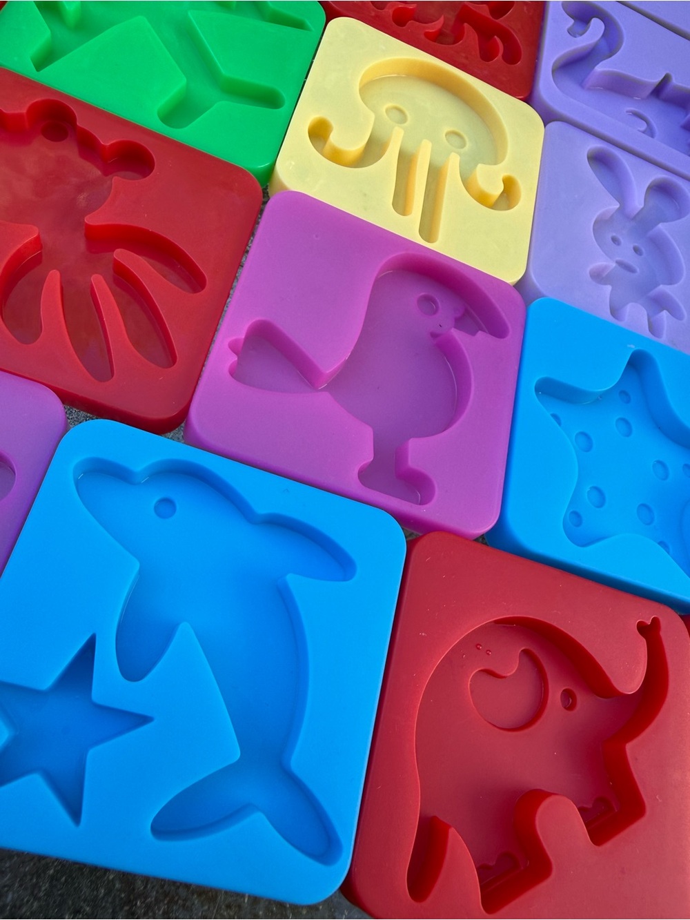 💦 24 Water Pets Plastic Molds 💦